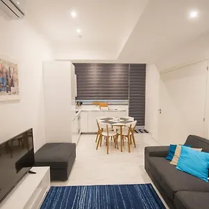 4 Bedroom Near Seafront Appartamento Sliema